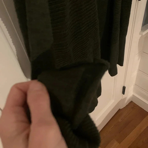 Lululemon Merino Wool Cardigan Sweater in Dark Green Size 4 NWOT - Picture 5 of 7